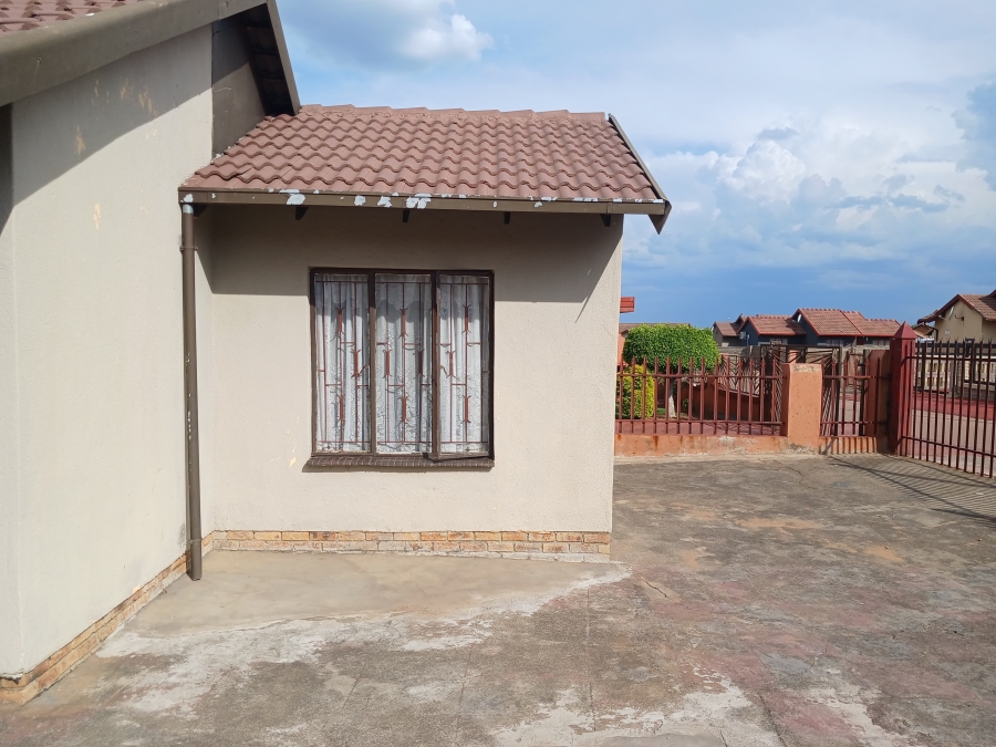 2 Bedroom Property for Sale in Tlhabane West North West